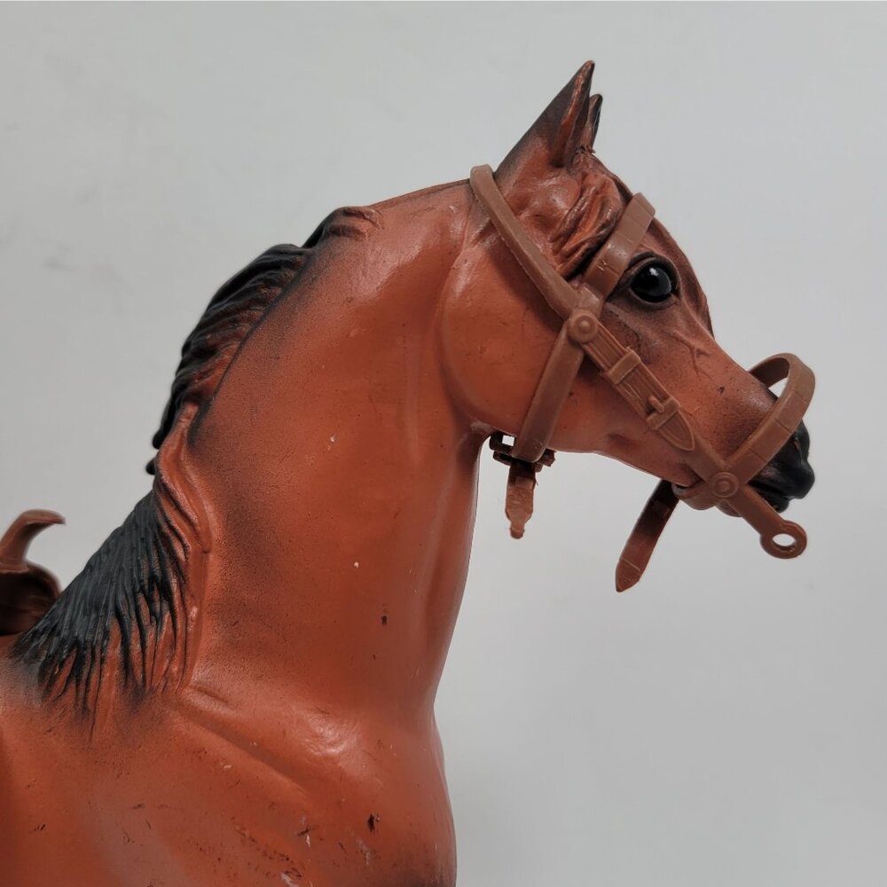 Blue Ribbon Ranch Collectible Brown Horse with Accessories - Picture 3 of 12